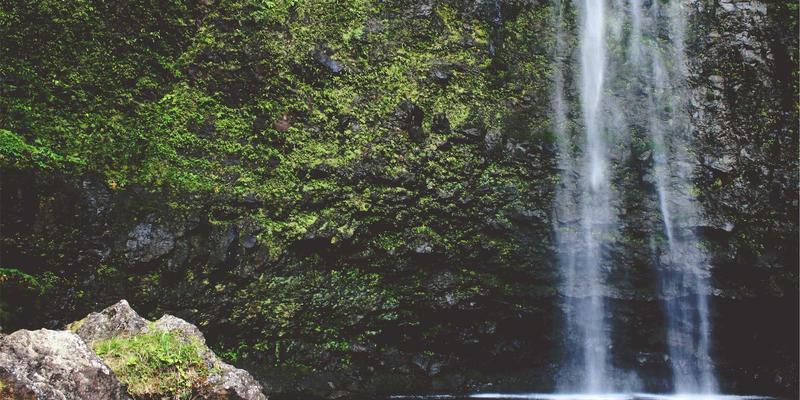 从战场到靶场:传统弓箭手皮革防护袖套的千年演变与现代防切割革命