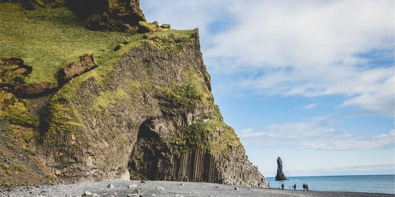 厨师袖套:不只是防油污,更是后厨安全的“隐形铠甲”——深度解析防火防静电材质与餐饮卫生标准
